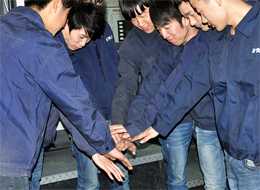 齊心協(xié)力，共同進(jìn)步